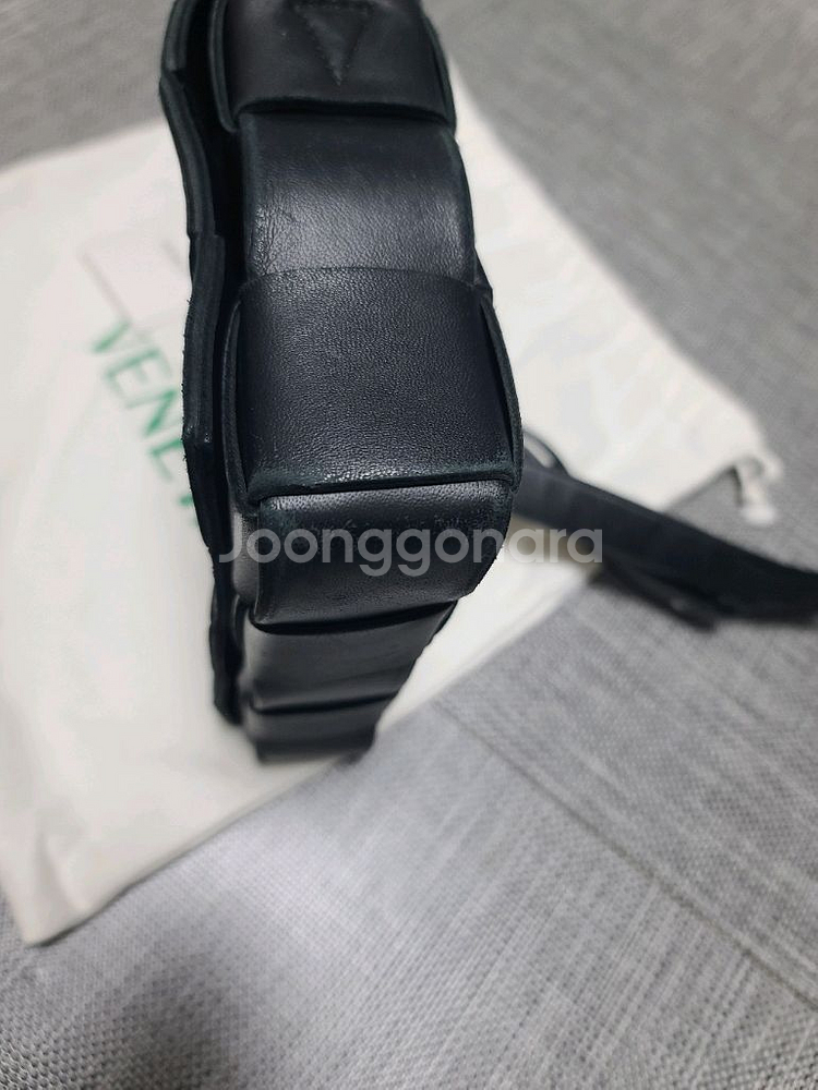 보테가베네타 카세트백 레더 미디움 블랙 크로스백--2