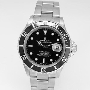 롤렉스 서브마리너 40mm 블랙 판매합니다.