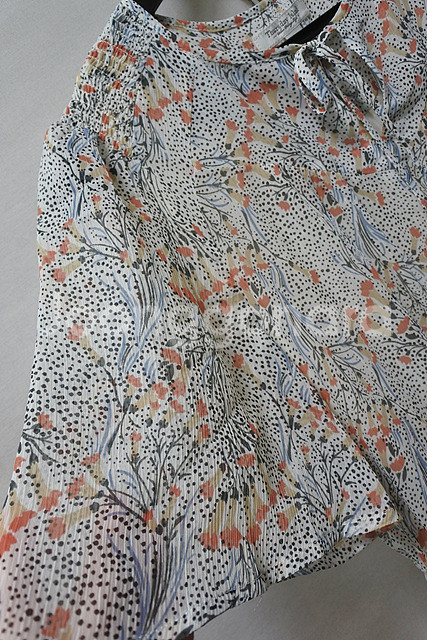 써스데이아일랜드 스모팅 변형 절개 소매 원피스 85(S)--2