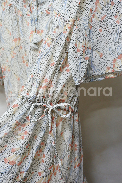 써스데이아일랜드 스모팅 변형 절개 소매 원피스 85(S)--3