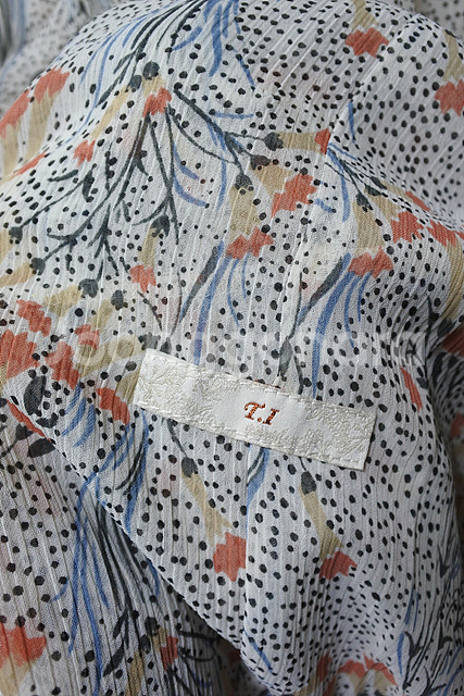 써스데이아일랜드 스모팅 변형 절개 소매 원피스 85(S)--5