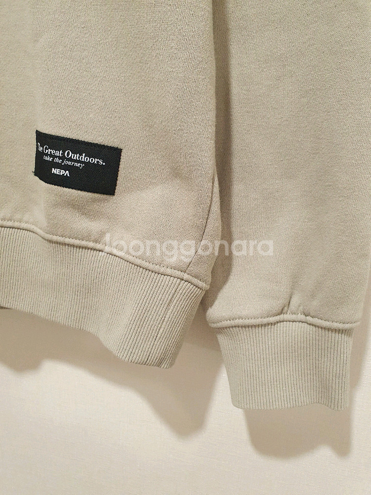 네파에서 나온 반집업 스타일의 맨투맨 티셔츠--3