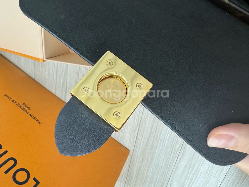 루이비통 록키bb 핸드백--5