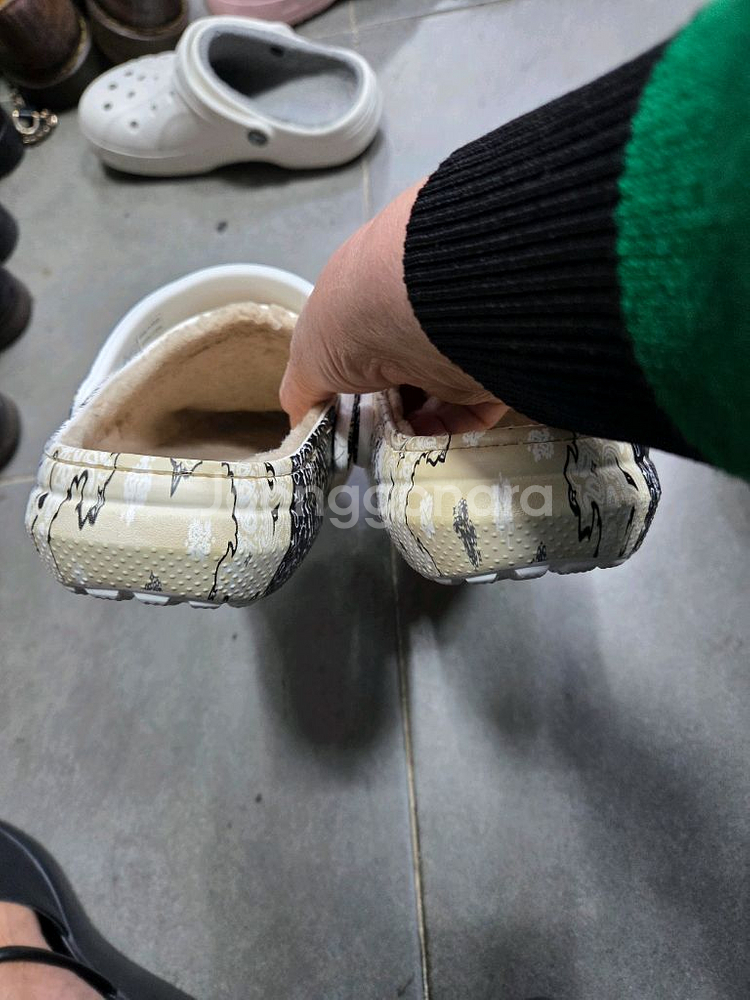 털 크록스 슬리퍼260--2