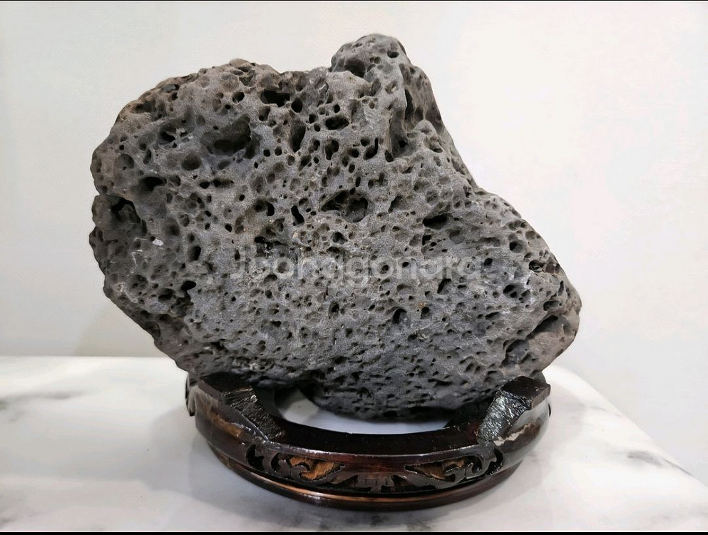 [수석] 현무암--1