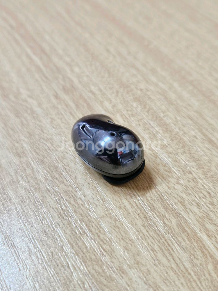 버즈라이브 미스틱블랙 왼쪽--2