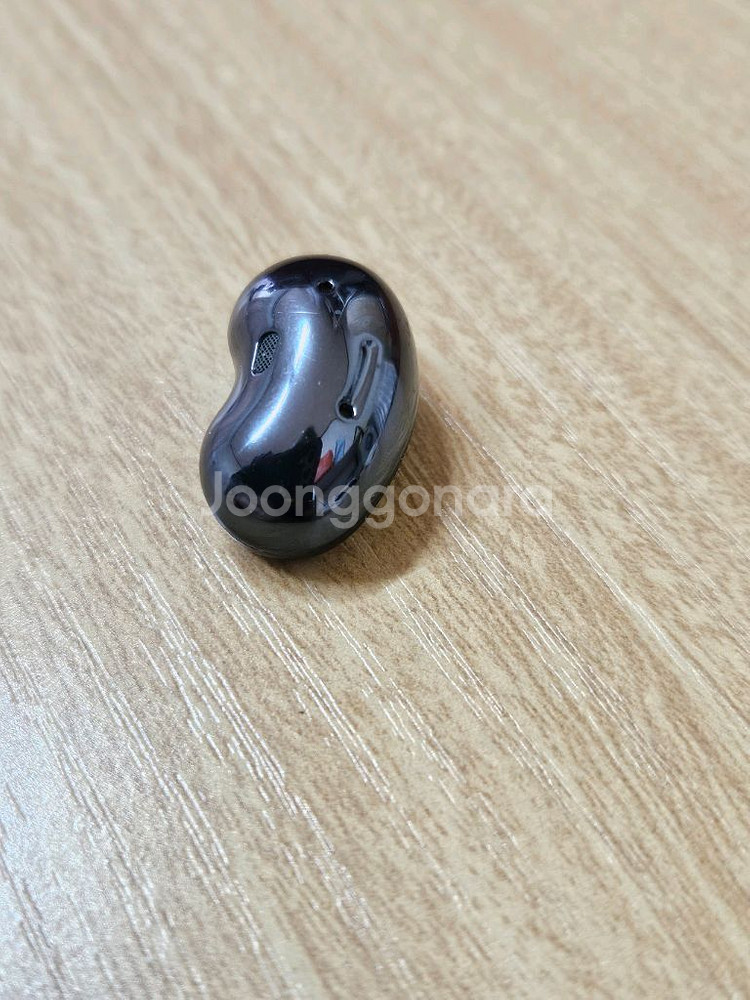 버즈라이브 미스틱블랙 왼쪽--0