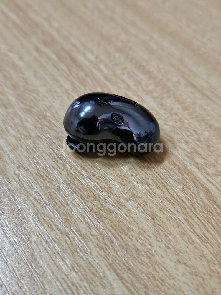 버즈라이브 미스틱블랙 왼쪽--1