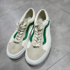 반스 올드 스쿨 로우 화이트/그린 스니커즈 275