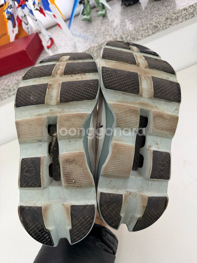 정품) ON 온 러닝 클라우드몬스터 250--9