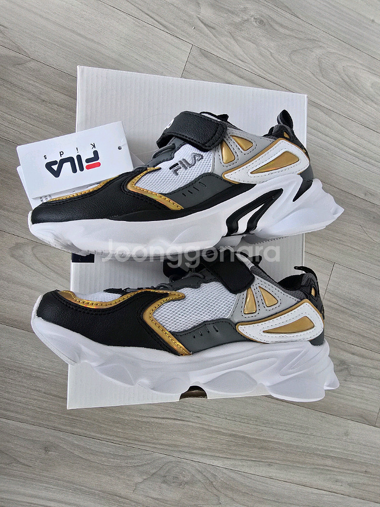 휠라 키즈 운동화(새것) 210사이즈--3