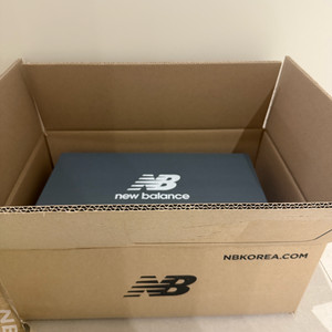 뉴발란스 204L 230->235 교환 또는 판매해요