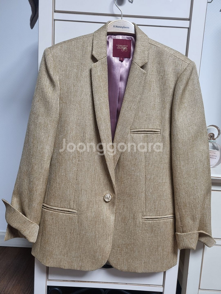 코스모폴리탄줄라이 골드자켓 2사이즈--0