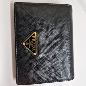 프라다 사피아노 레더 반지갑