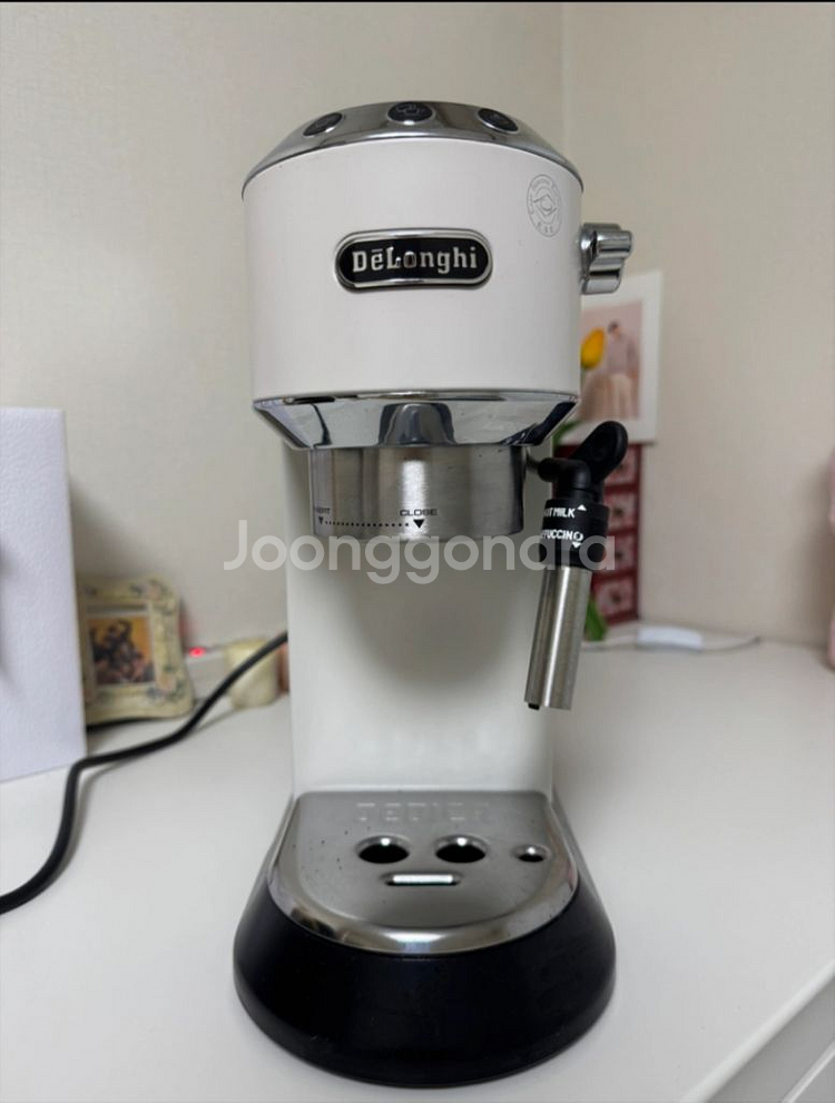 드롱기 뉴데디카 반자동 커피머신기 a급--0