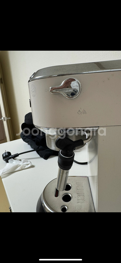 드롱기 뉴데디카 반자동 커피머신기 a급--2