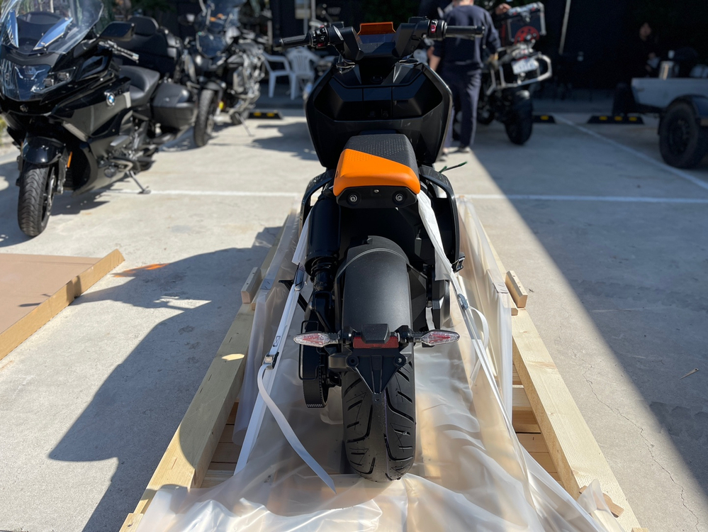 BMW CE04 전기 스쿠터 이미지