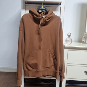 코스모폴리탄 캥거루 후드티 탑스웻 브릭