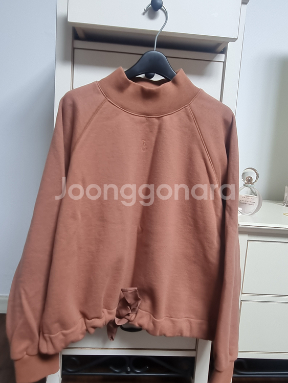 코스모폴리탄 캥거루 후드티 탑스웻 브릭--1