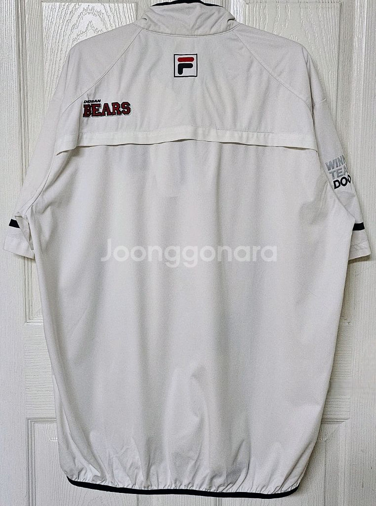 [115] 두산베어스 휠라 반집업 반팔 바람막이(76번 지급, 실착)--1