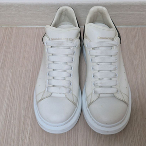 알렉산더맥퀸 스니커즈 41.5사이즈