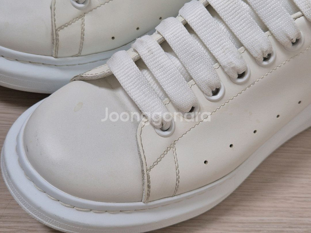 알렉산더맥퀸 스니커즈 41.5사이즈--5