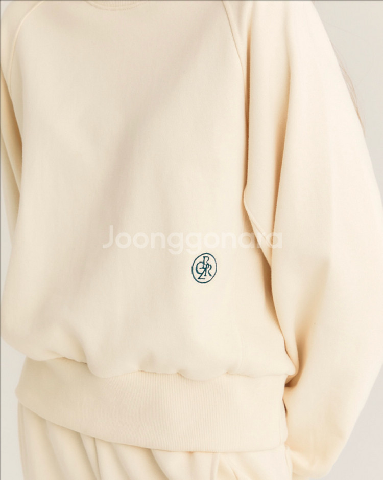 시티브리즈 크림맨투맨 새상품--6