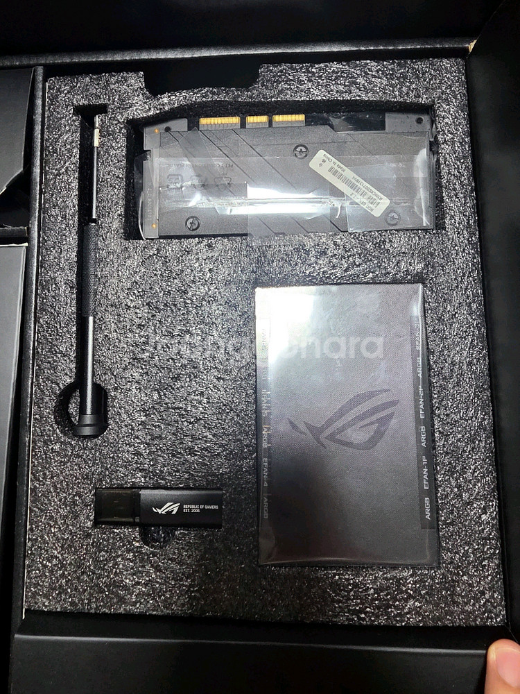 ASUS X670E EXTREME--3