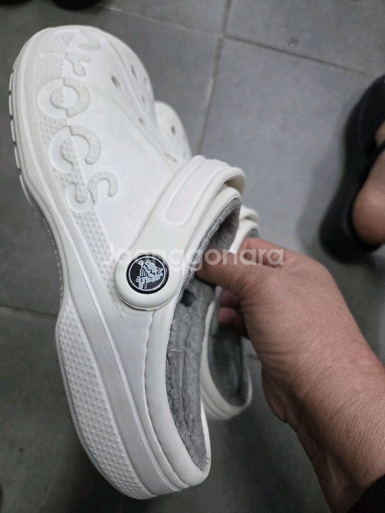 크록스 털 슬리퍼 240--1