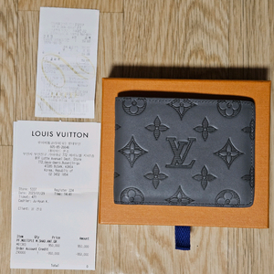 루이비통 멀티플 반지갑 M81383 팝니다.