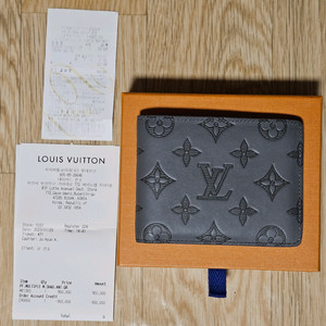 루이비통 멀티플 반지갑 M81383 팝니다.