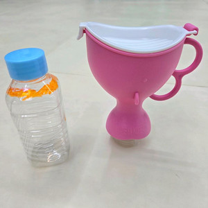 휴대용 여아남아 소변기 미사용품