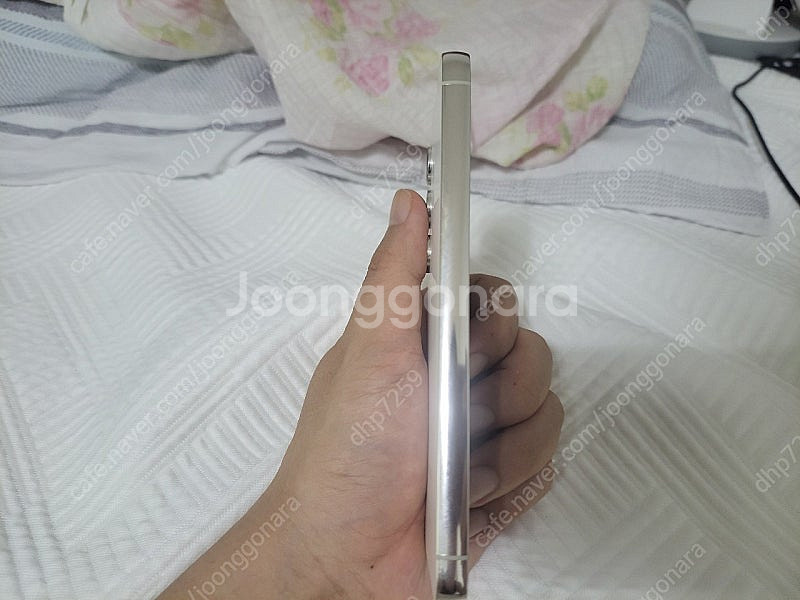 갤럭시 S23 512GB 크림 팝니다A급 30만원--2