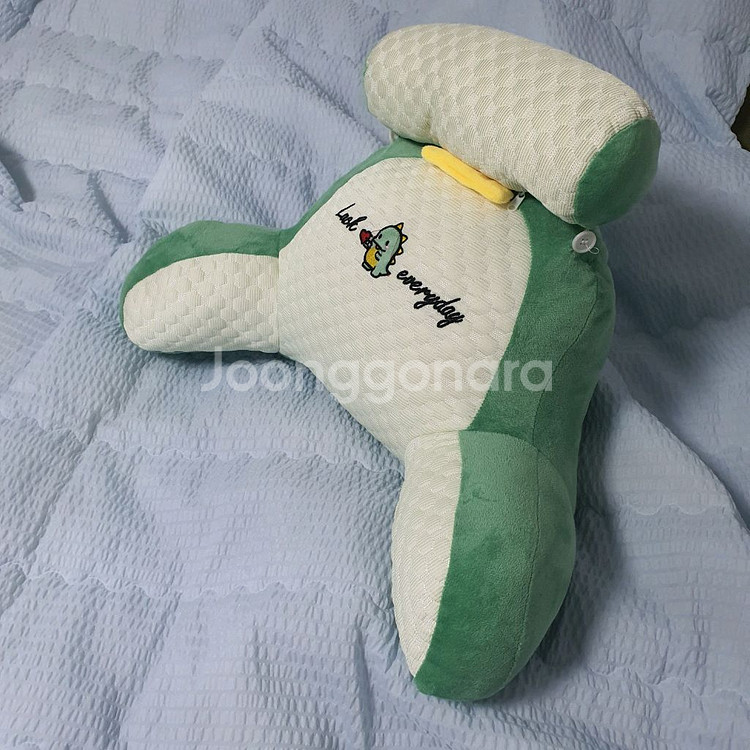 공룡 디자인의 등받이 쿠션. 아동용--0