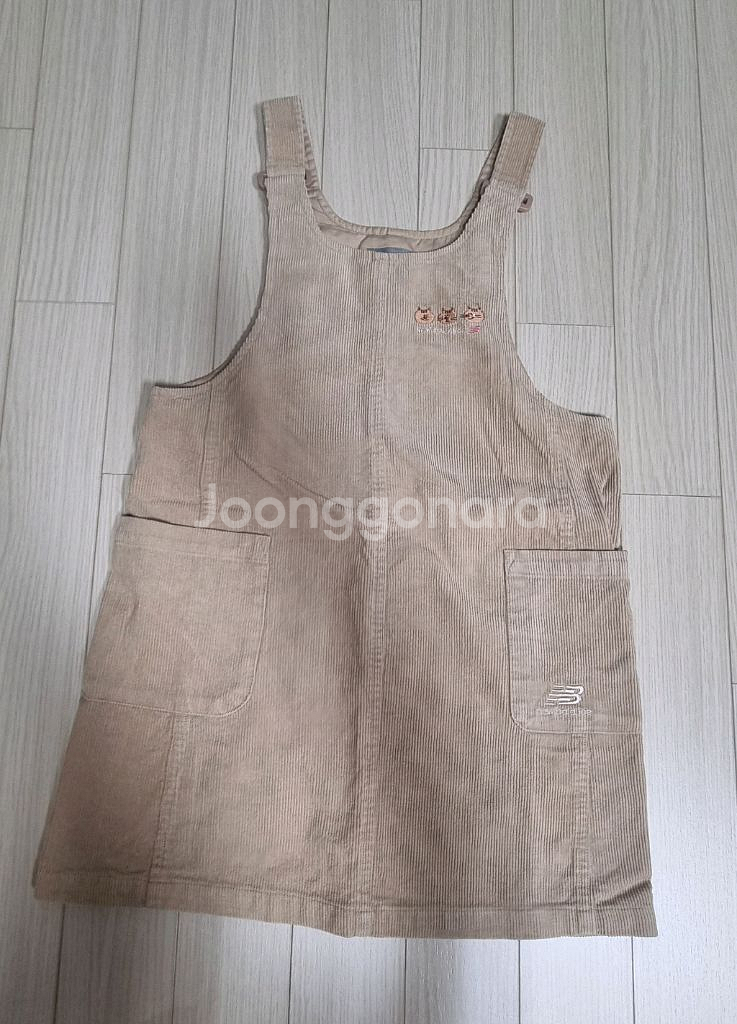 뉴발란스 코듀로이멜빵치마+티셔츠+반양말 세트 140(택포가)--1