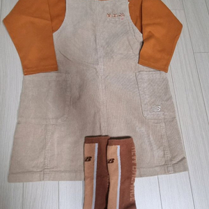 뉴발란스 코듀로이멜빵치마+티셔츠+반양말 세트 140(택포가)