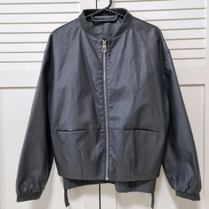 (새제품)옆끈 페이크 가죽 블루종. 차콜색상. 프리사이즈