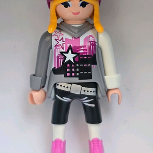 플레이모빌 미피8탄 롤러블레이드녀