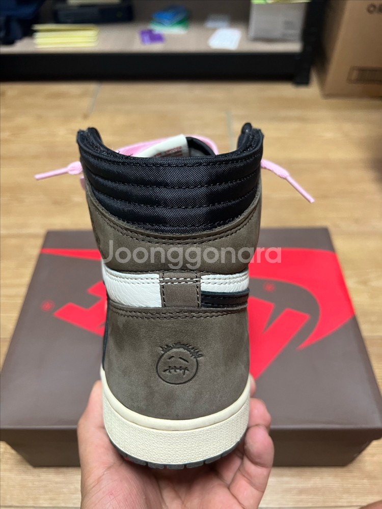 나이키 에어조던1 하이 스캇 모카 265--1