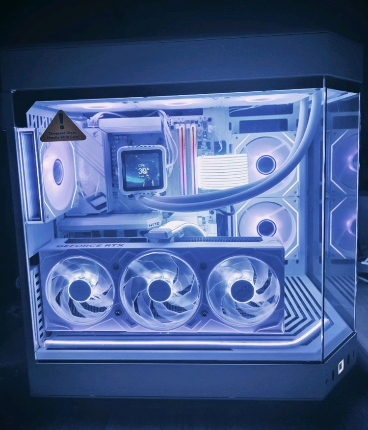 라이젠7 9800X3D RTX5080 어항본체 급매합니다 이미지