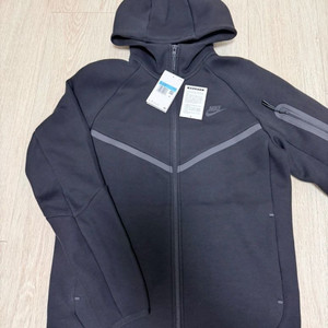 나이키 테크팩 후드집업 블랙 M 사이즈 새상품 판매합니다