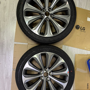 제네시스BH 오란씨 휠/타이어 235 45 19 2짝