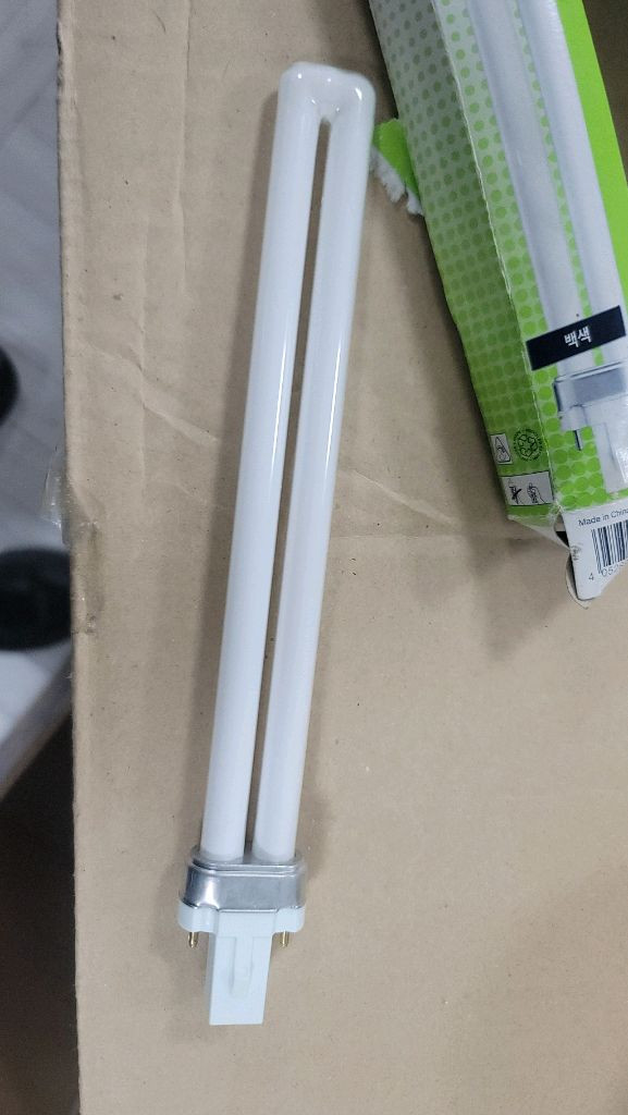 오스람 DULUX S 11W 형광등 생상품입니다- 백색- 에너지 절약형 이미지