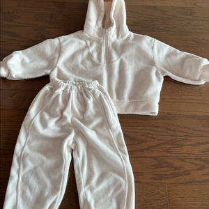 디그린 후리스셋업s