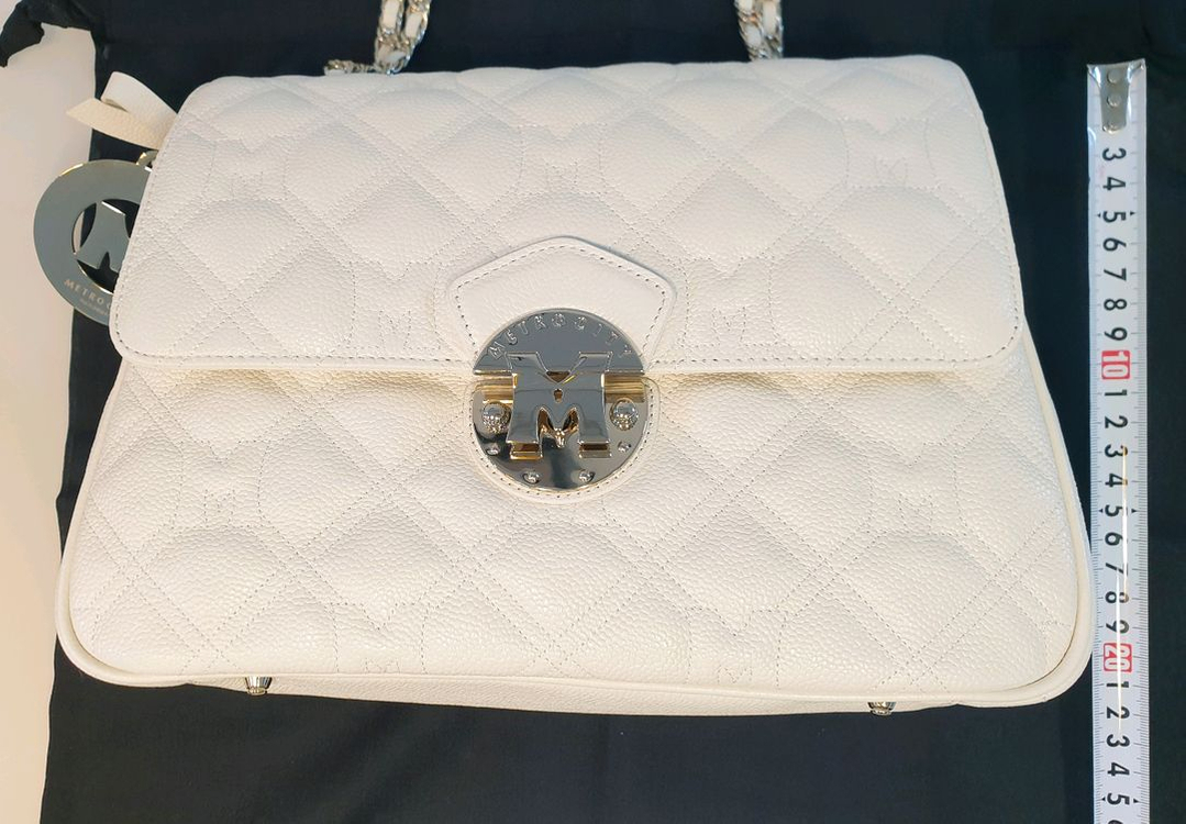 메트로시티 가방 퀼팅 숄더백 크림화이트 색상--1