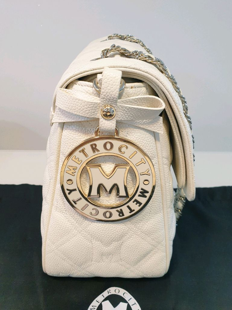 메트로시티 가방 퀼팅 숄더백 크림화이트 색상--4