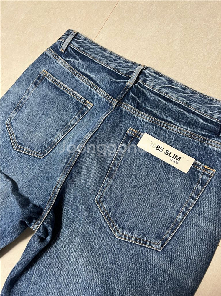 새제품 - ZARA 36 남성 슬림크롭 워싱 데님 청바--3