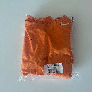 나이키 컷아웃 30 브라이트세라믹