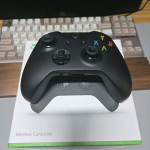 Xbox 무선3세대 컨트롤러 및 유선 패드
