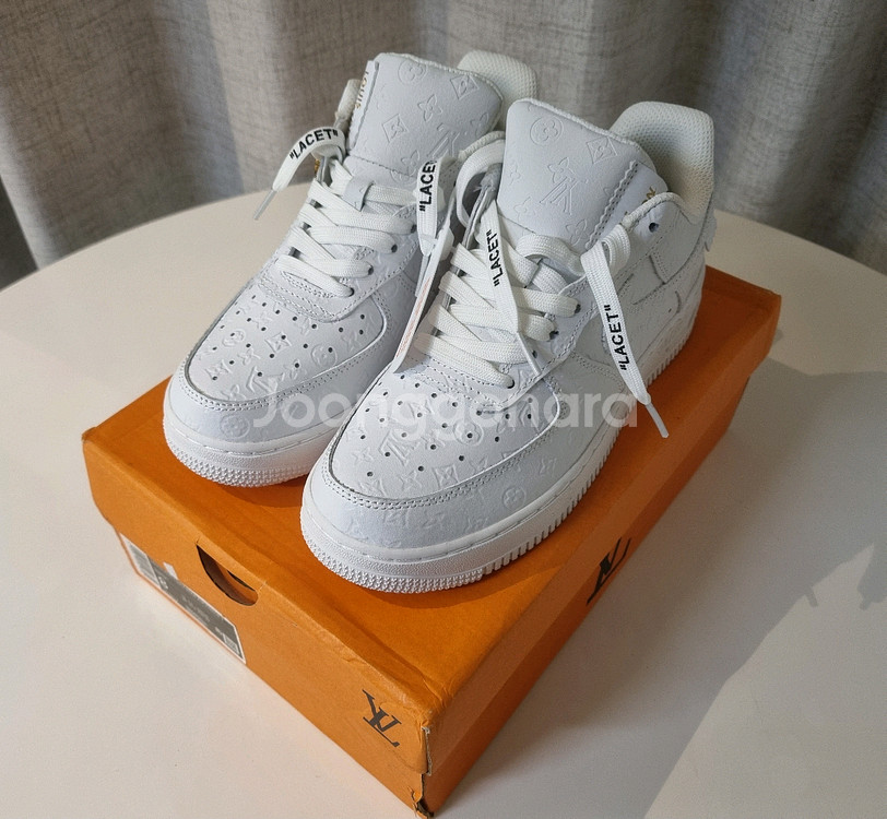 루이비통 x 나이키 에어포스1 스니커즈 새상품--5